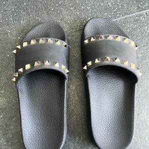 Gently used Valentino women’s rockstud rubber slide size 38